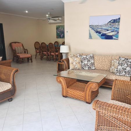 Butterfly Garden Boutique Residences By Frasier, A Lifestyle Destination Apt And Villas 1 To 3 Bedroom Units, 2 Full Bathrooms, Rain Shower, Spa Bath, Complete Kitchen, Staff 24-7,Fast Fiber Optic Wifi, 55" Smart Tv'S, Free Bbq, Pattaya Bagian luar foto