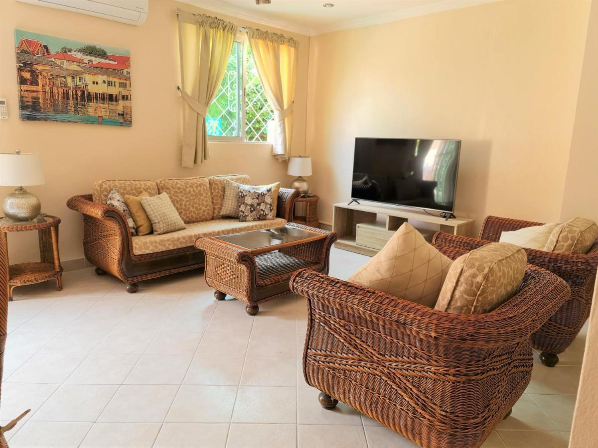 Butterfly Garden Boutique Residences By Frasier, A Lifestyle Destination Apt And Villas 1 To 3 Bedroom Units, 2 Full Bathrooms, Rain Shower, Spa Bath, Complete Kitchen, Staff 24-7,Fast Fiber Optic Wifi, 55" Smart Tv'S, Free Bbq, Pattaya Bagian luar foto