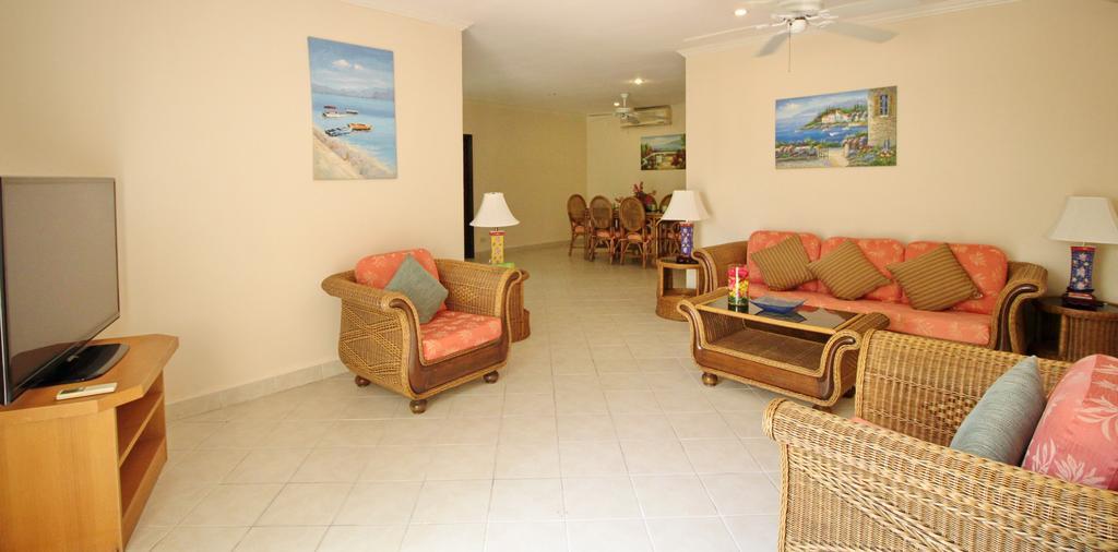Butterfly Garden Boutique Residences By Frasier, A Lifestyle Destination Apt And Villas 1 To 3 Bedroom Units, 2 Full Bathrooms, Rain Shower, Spa Bath, Complete Kitchen, Staff 24-7,Fast Fiber Optic Wifi, 55" Smart Tv'S, Free Bbq, Pattaya Ruang foto